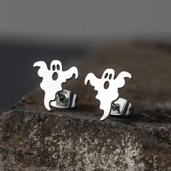 👻 Dainty Spooky Ghost Stud Earrings 👻 - Picture 1 of 4